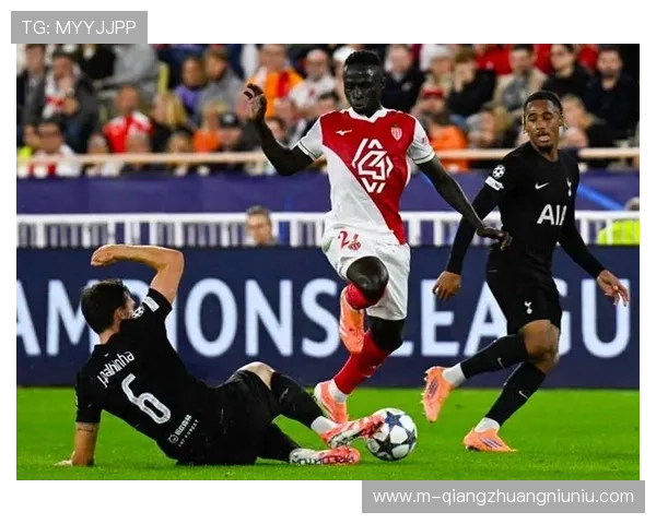 菲律宾门将多次神扑，虽败犹荣获对手称赞