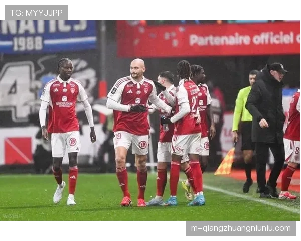 法甲夺冠红利缩水:巴黎分红467万欧竟不如上赛季垫底队,转播价值大幅缩水 法甲夺冠红利缩水:巴黎分红467万欧竟不如上赛季垫底队,转播价值大幅缩水